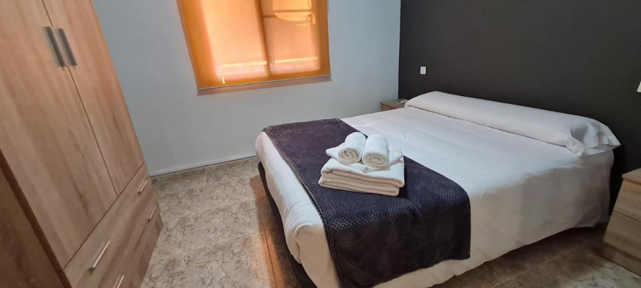 Apartamentos Los Robles Alcala del Jucar Exterior photo